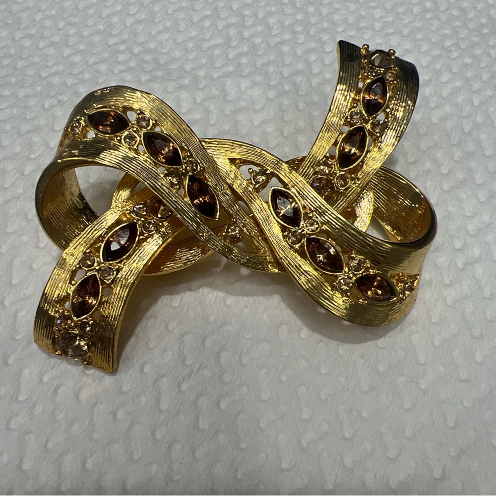 Brooch Gold and Brown New no tags very unique